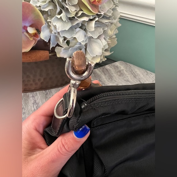 Authentic Vintage Gucci Handbag COA in Hand - Picture 12 of 13